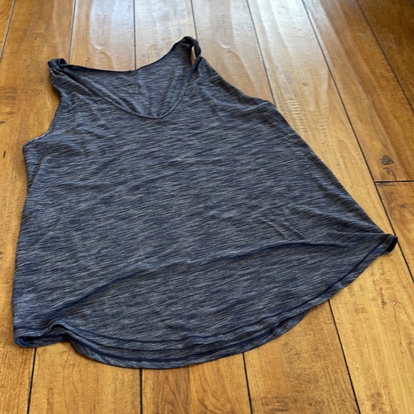 LULULEMON do the twist tank - Picture 8 of 14